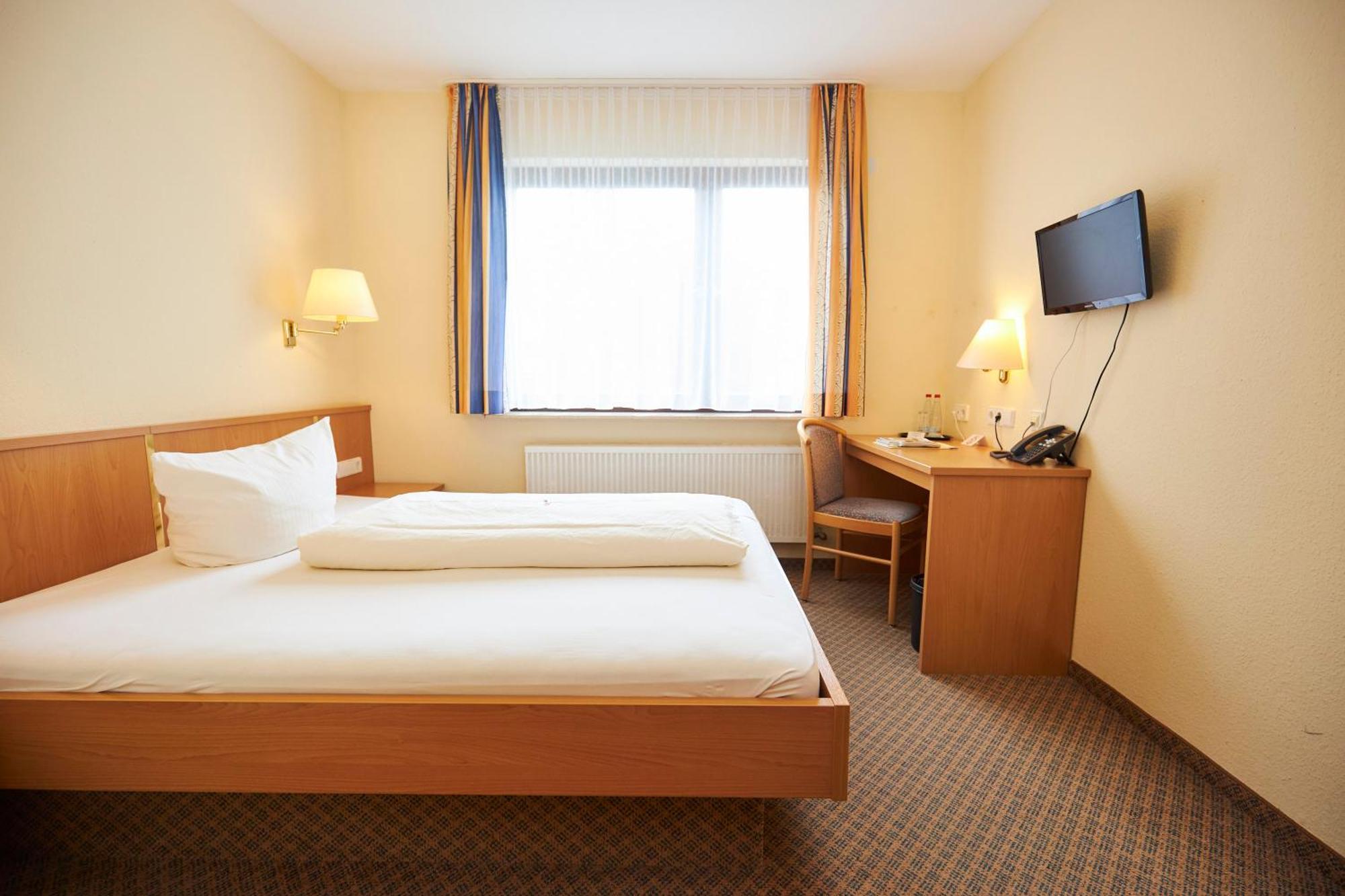 Flair Hotel Landgasthof Roger Лёвенштайн Экстерьер фото